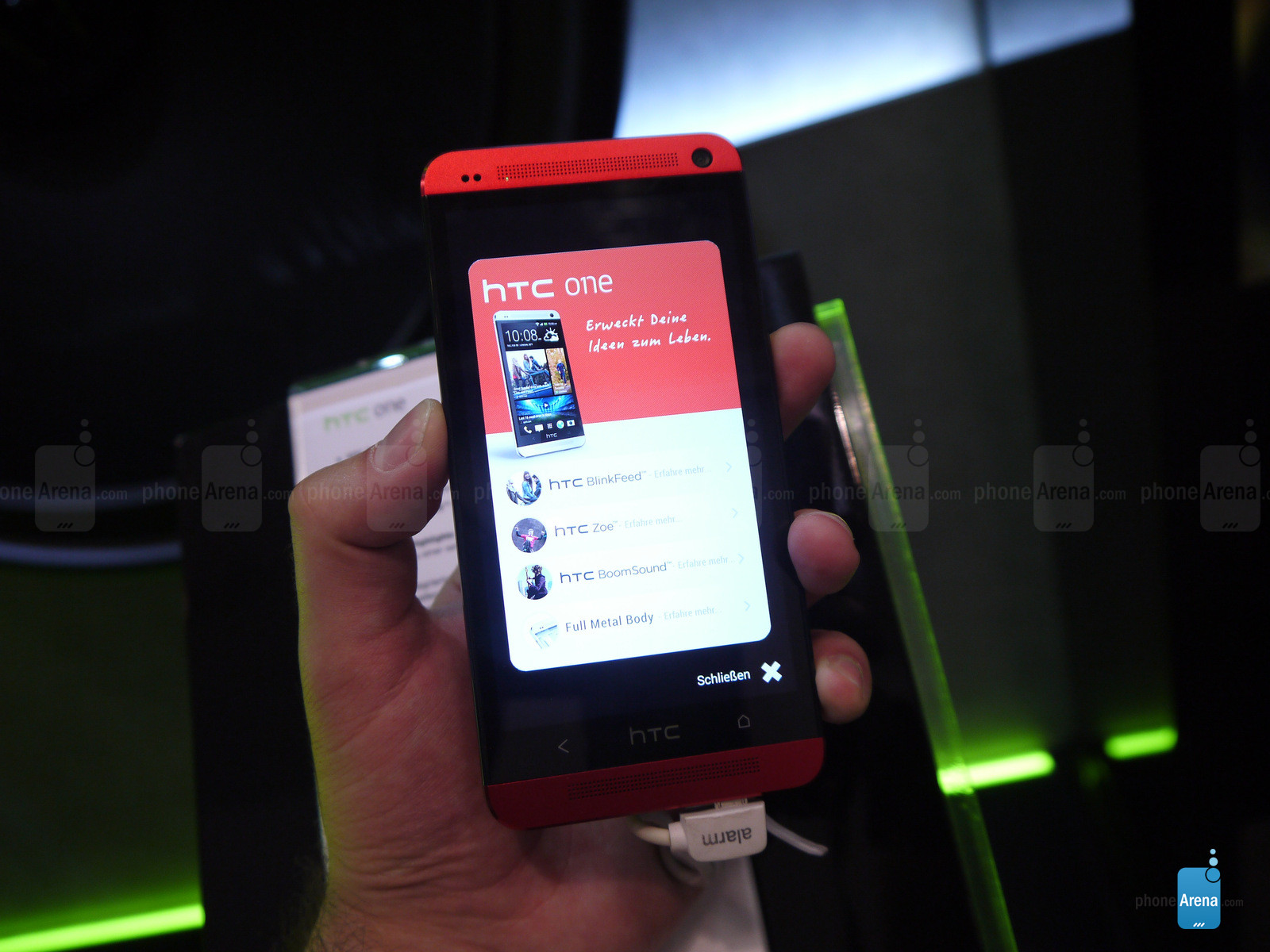 Red-and-blue-HTC-models3