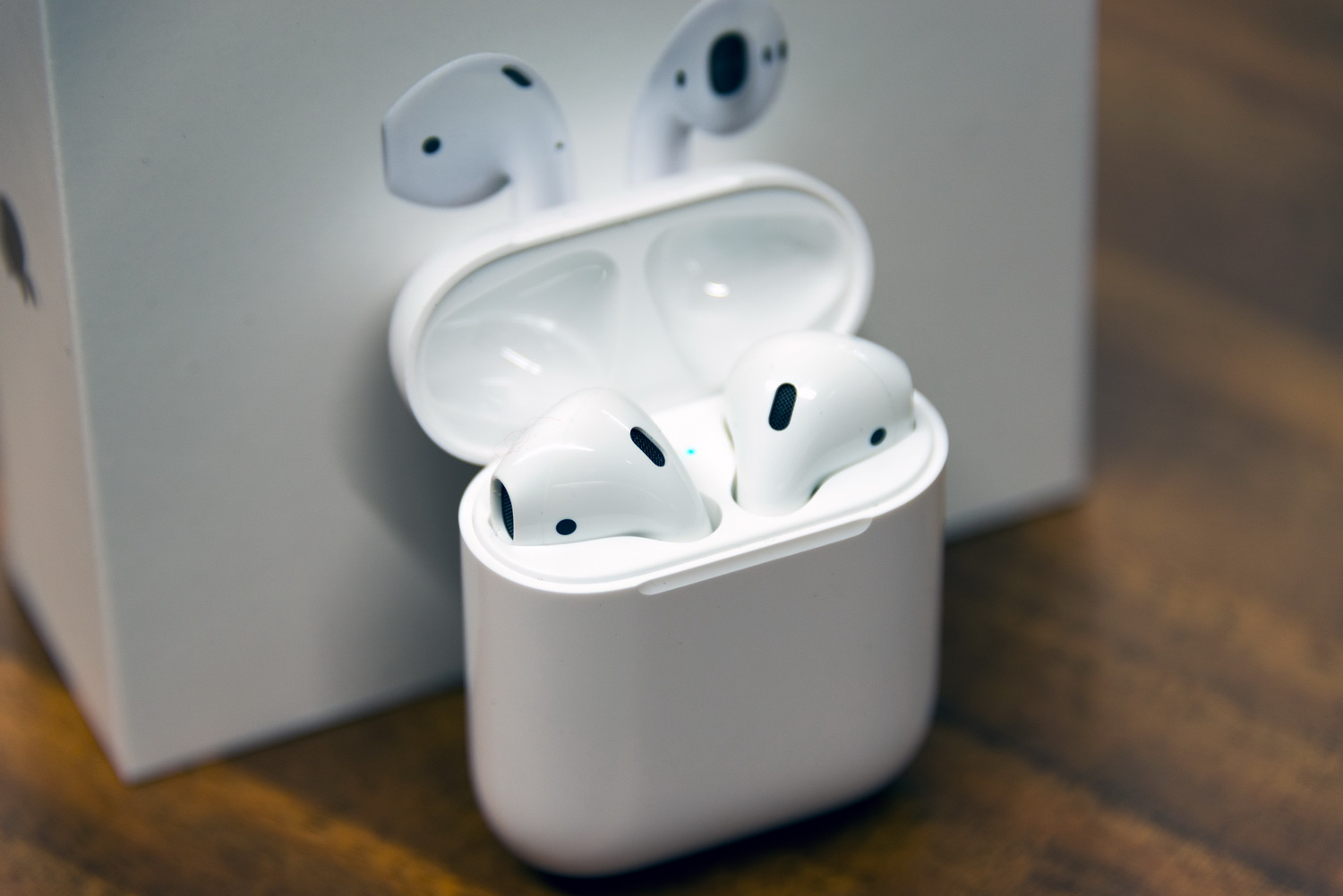 Apple AirPods sold out virtually everywhere until 2018