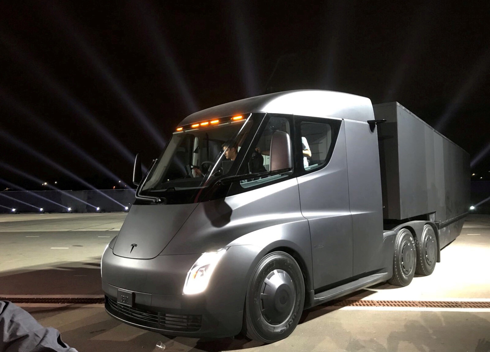 Tesla’s electric Semi-truck customers will have their own chargers on-site