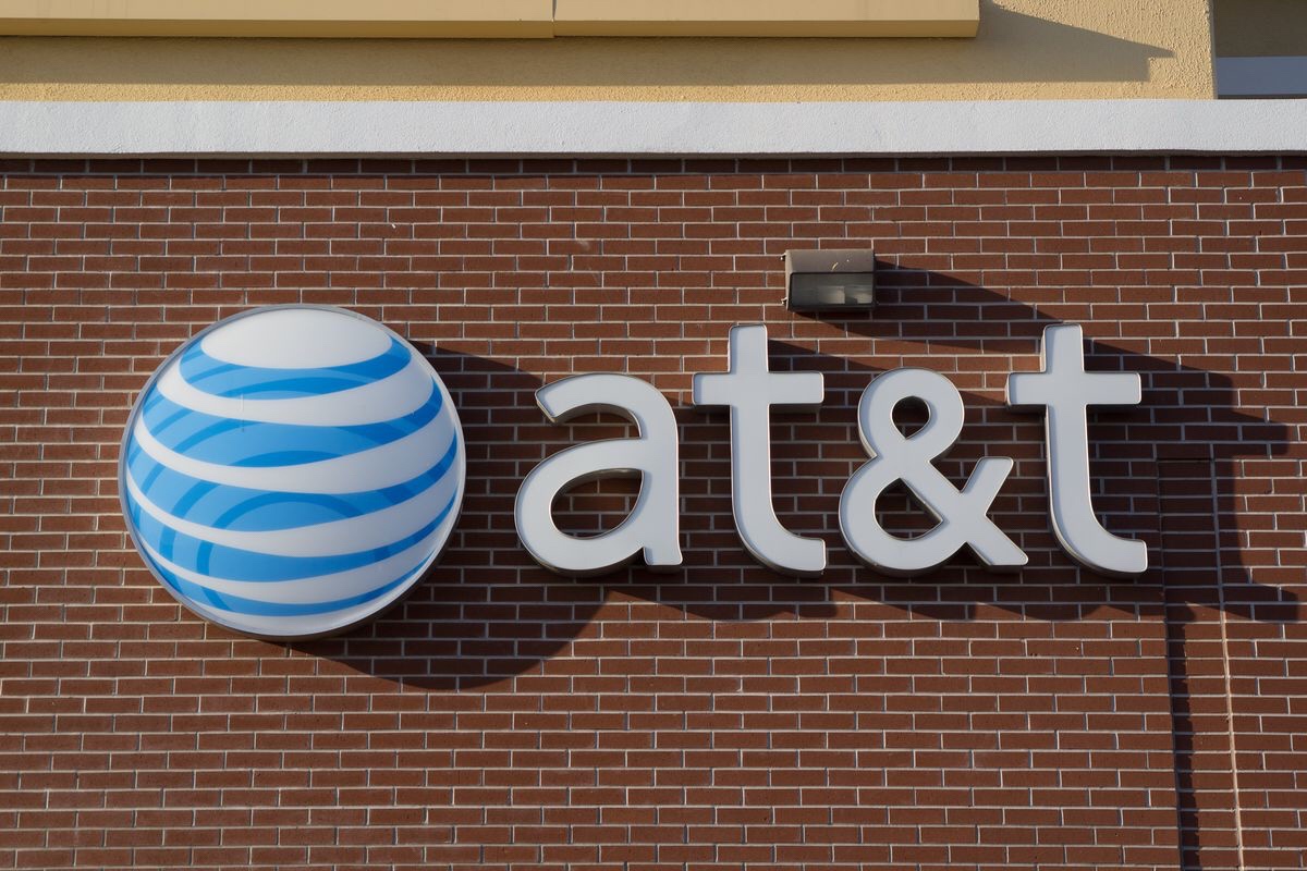 Court ruling says FTC data-throttling lawsuit against AT&T may proceed