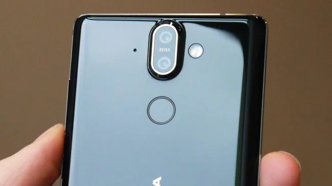HMD Introduces The Nokia 8 Sirocco That’s 95-Percent Vacuum-Molded Glass