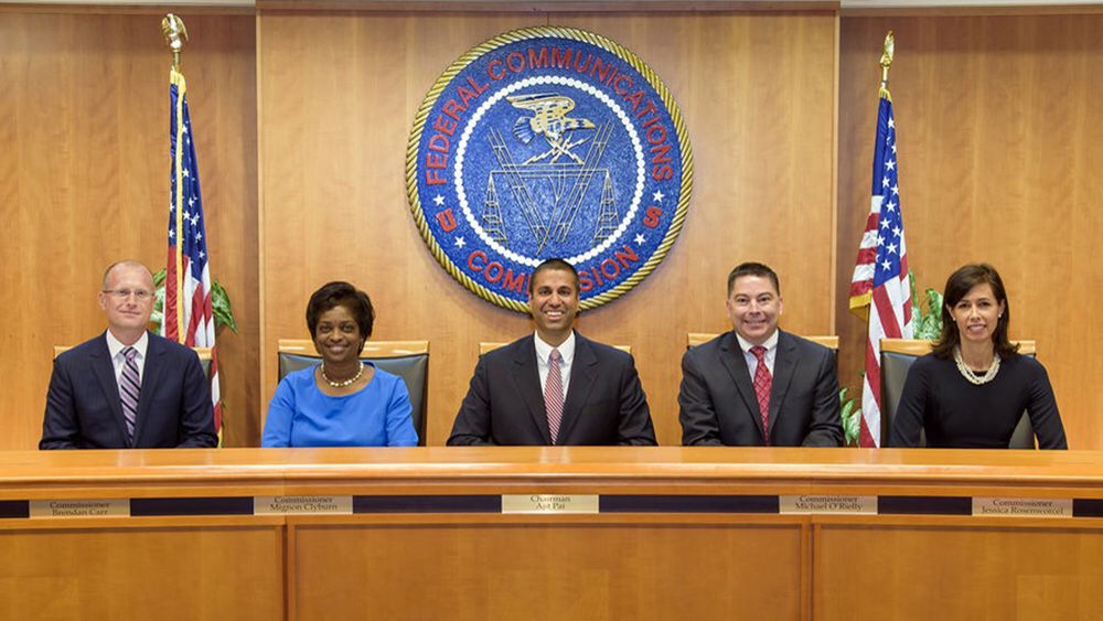 In hopes of boosting innovation, FCC is opening up communication airwaves