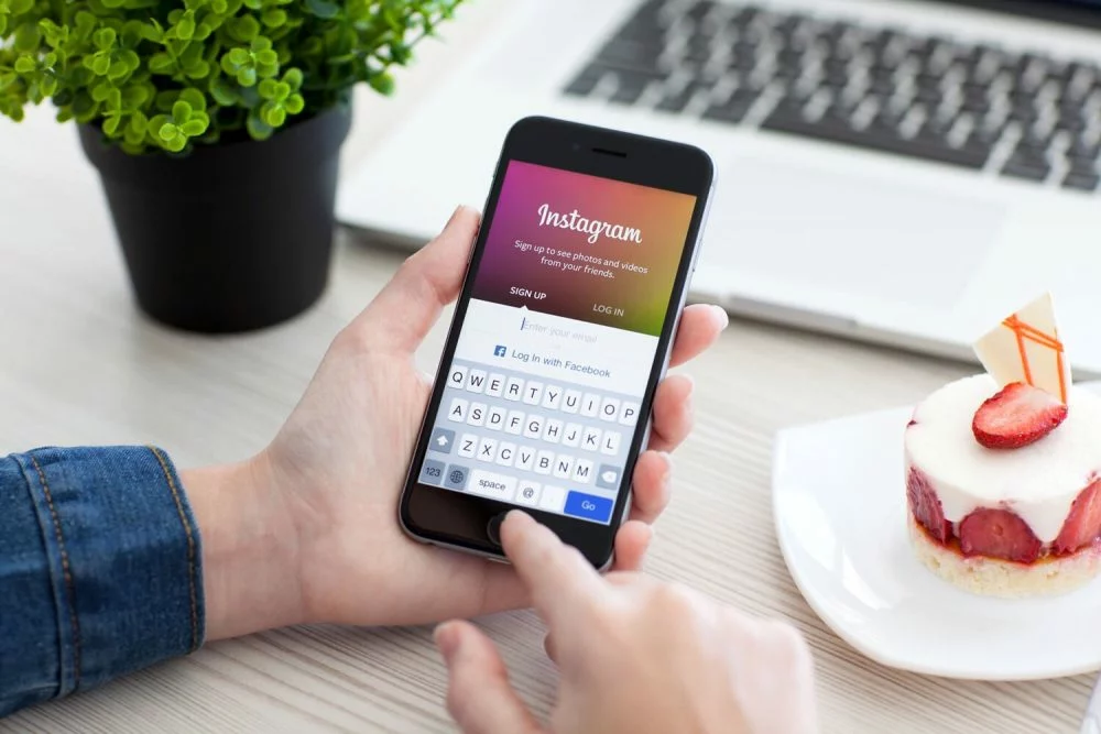 Instagram is testing screenshot warnings for Stories