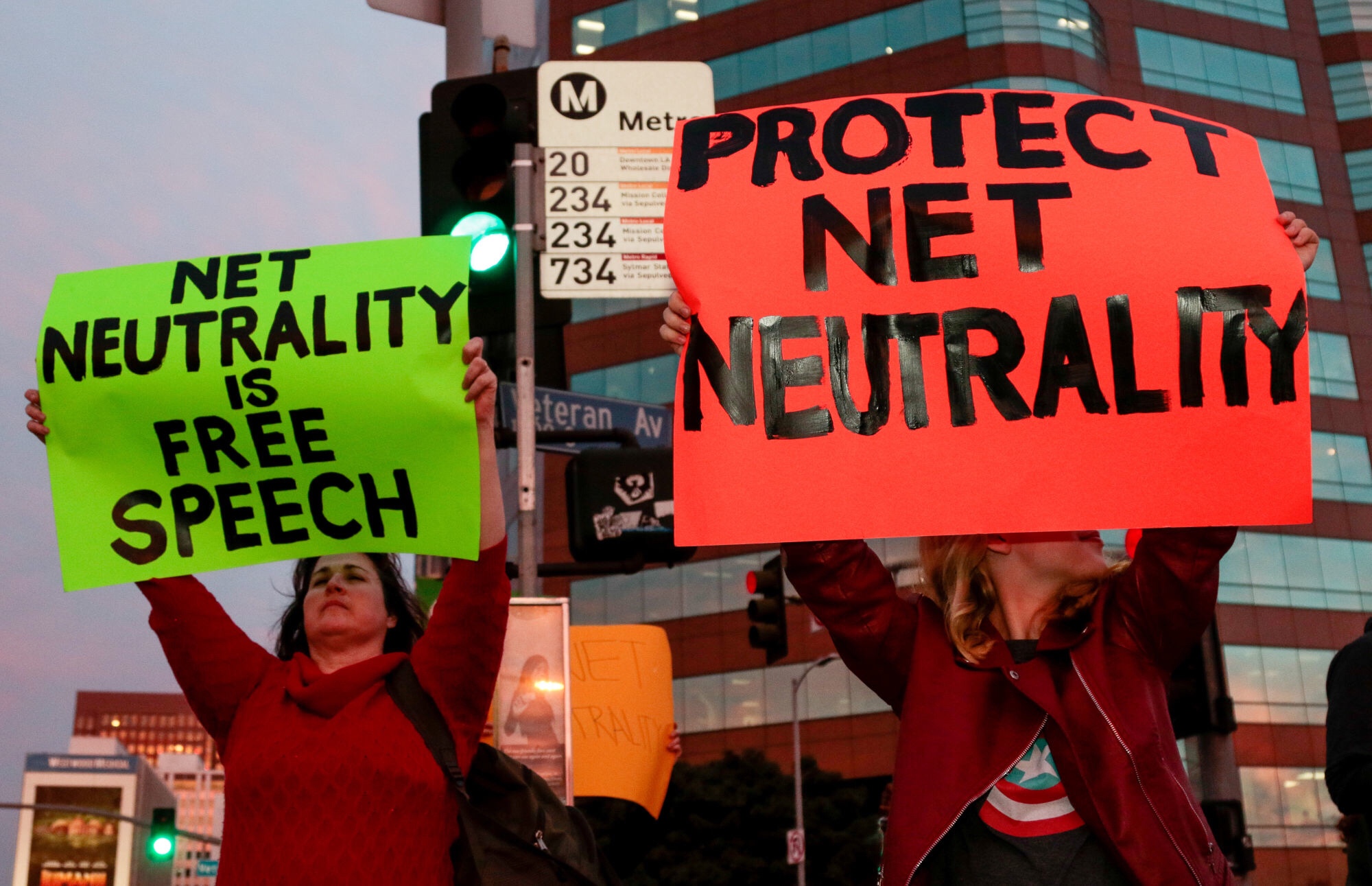 Senate officially introduces the CRA resolution to restore net neutrality