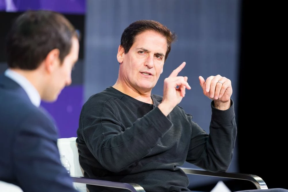 Report: Mavs owner Mark Cuban blames himself for keeping former reporter Earl K. Sneed
