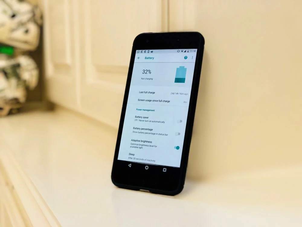 Google Maps may soon let you share your phone’s battery life status alongside your location