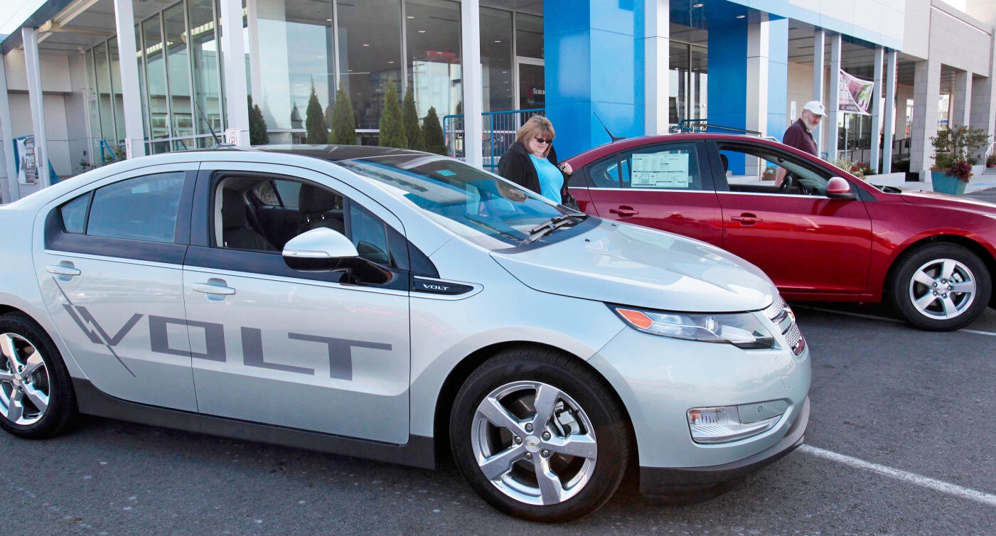 This summer, GM may test a carsharing program by expanding Maven