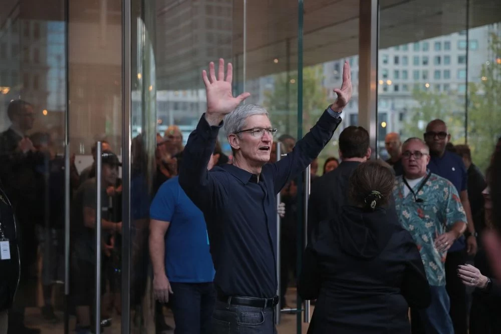Apple’s new entry-level iPad costs $329 and works with Apple Pencil