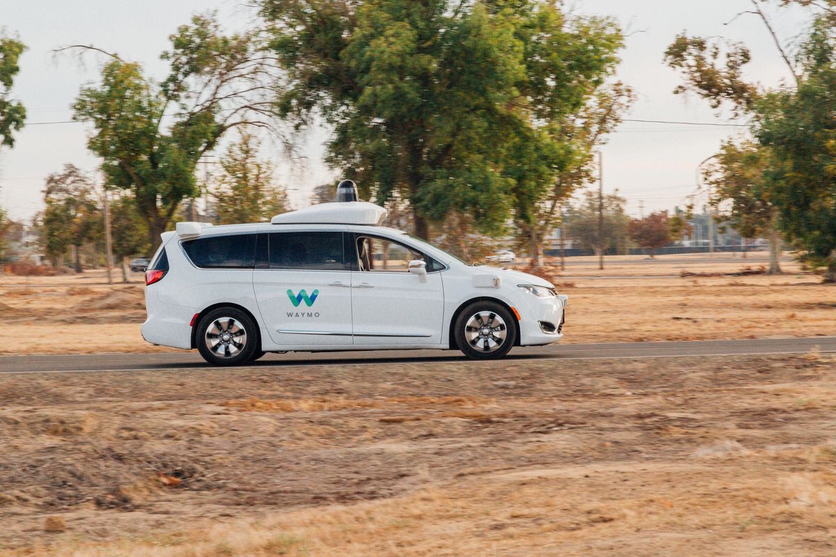 Self-driving competition is heating up between Arizona and California
