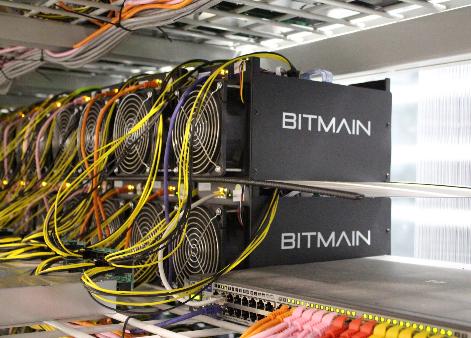 A New York town becomes first city in the US to ban crypto mining