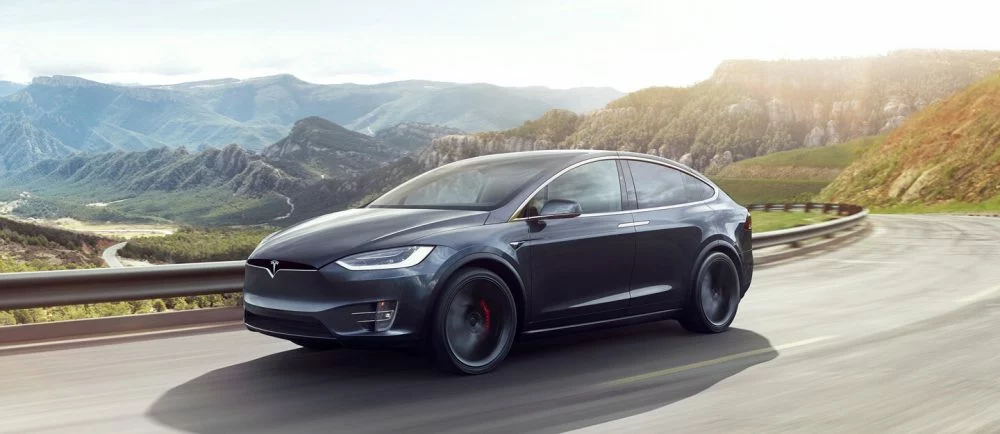 Autopilot was engaged in the fatal Tesla Model X crash