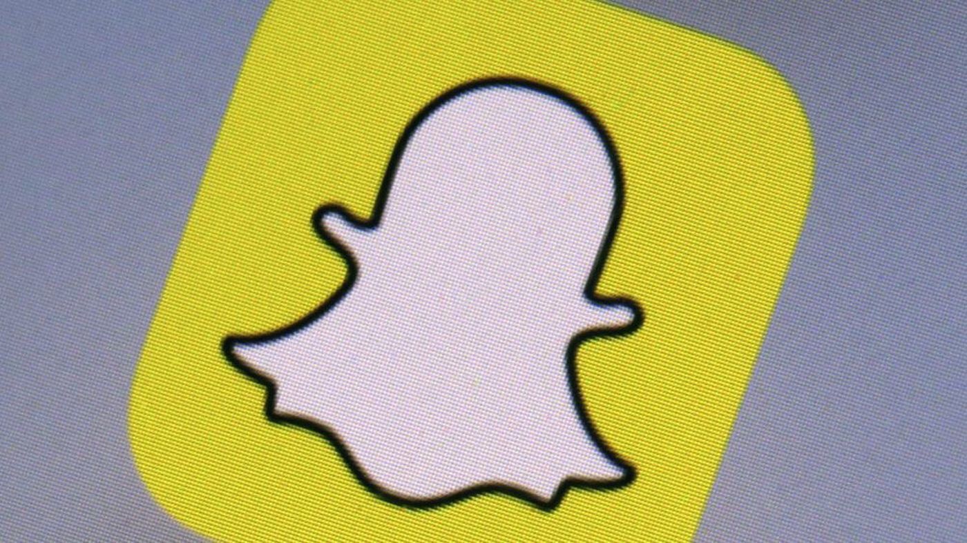 Snapchat has reinstated Giphy stickers integration after being removed for having racist GIFs