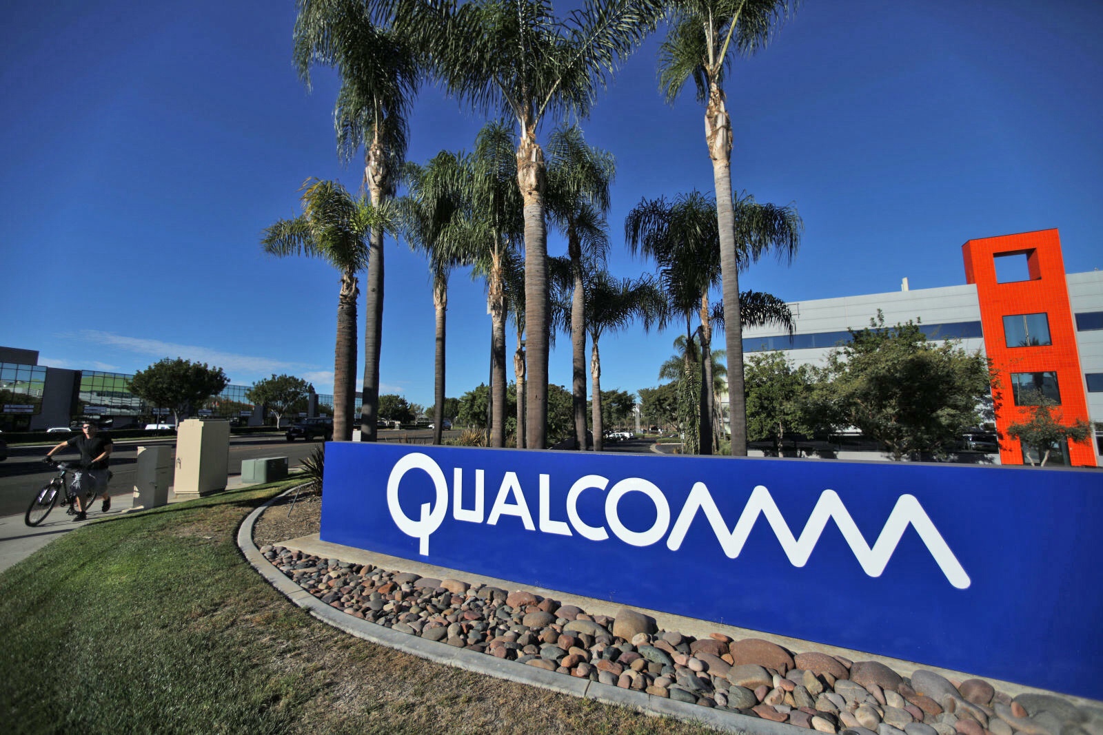 Qualcomm to lay off 1,500 workers to cut down expensesQualcomm to lay off 1,500 workers to cut down expenses